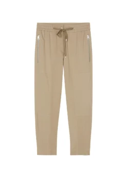 Marc O'Polo LONTTA Tapered Travel Trousers Made Of Tencel™ Lyocell -Schlichte Eleganz c7494d96ba8503a797193d0391ff117d scaled