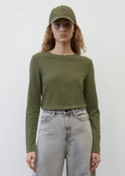 Marc O'Polo Long Sleeve Heavy Slub Jersey Top In A Regular Fit Made Of Organic Cotton -Schlichte Eleganz c96846266853e8d6da847ef03f4df01b scaled