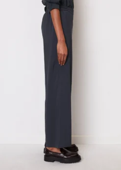 Marc O'Polo Wide Leg Trousers With Semi-elastic Waistband In Pure Viscose -Schlichte Eleganz c9ad759608ffc6b6284fd14f220e5cfa scaled