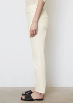 Marc O'Polo Boyfriend Jeans, THEDA Cropped Made Of A Stretchy Organic Cotton Blend -Schlichte Eleganz cd14936676fd0cefe51cbc27839dd277 scaled