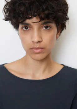 Marc O'Polo Long-sleeve Top Made Of Organic Cotton -Schlichte Eleganz ce785541453283c7533f83126941a9b8 scaled