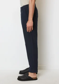 Marc O'Polo BELSBO Jogger Chinos In A Cropped Fit Made Of A Blend Of Organic Cotton And Linen 14 Marc O'Polo BELSBO Jogger Chinos In A Cropped Fit Made Of A Blend Of Organic Cotton And Linen -Schlichte Eleganz cf753bdd3fad3659c7d6a4de982be250 scaled