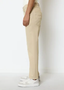 Marc O'Polo THEDA Cropped Boyfriend Trousers From Organic Cotton Stretch -Schlichte Eleganz d0c3db18b01ebc6076248ff82c6e1e33 scaled