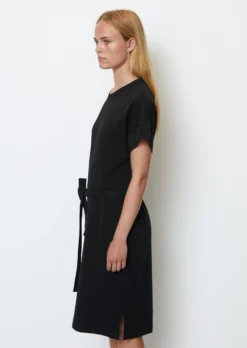 Marc O'Polo Belted T-shirt Dress Made Of Interlock Jersey -Schlichte Eleganz d4891391b1d2a1d5e4eee6fadd03e326 scaled