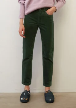 Marc O'Polo LINDE Trousers In A Straight, Cropped Cut With A High Waist Made Of Stretch Cotton Velvet -Schlichte Eleganz d5fc10d04762b6de0a7c8ac52d99e5e4 scaled