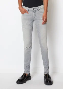Marc O'Polo Jeans SKARA Skinny Low Waist Model Made Of Comfortable Stretch Denim -Schlichte Eleganz d9287617f2ef3c4c729dc240dac66183 scaled