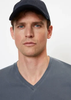 Marc O'Polo V-neck T-shirt In A Regular Fit Made From Pure Organic Cotton -Schlichte Eleganz da48164d9bba8bdf325e4256c5752415 scaled
