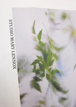 STUDIO MARY LENNOX For Marc O'Polo T-shirt In A Relaxed Fit With A Floral Front Print -Schlichte Eleganz dcdbff3e77a40ef1b2ccc59be6953f1b scaled