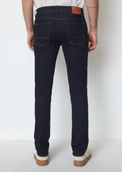 Marc O'Polo SJÖBO Slim Fit Jeans Made From An Organic Cotton Blend 11 Marc O'Polo SJÖBO Slim Fit Jeans Made From An Organic Cotton Blend -Schlichte Eleganz dd87c4851b2332ffc99b5b5069c3a087 scaled