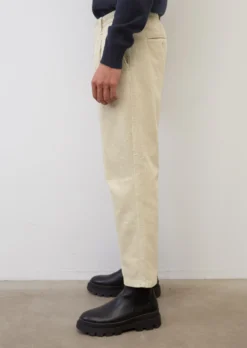 Marc O'Polo Belsbo Pleats Relaxed Corduroy Trousers Made From Pure Organic Cotton -Schlichte Eleganz e3d8c5f974d8be11f96f286e10ab6758 scaled