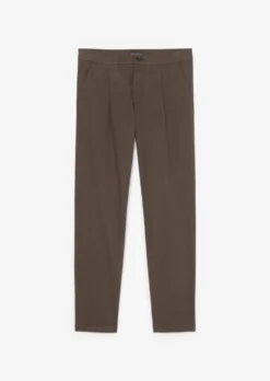 Marc O'Polo Pants Model OSBY Jogger Pleats Tapered Made From Organic Cotton Mix -Schlichte Eleganz e3fb7e2c14c34dab21cec017a770ec25 scaled