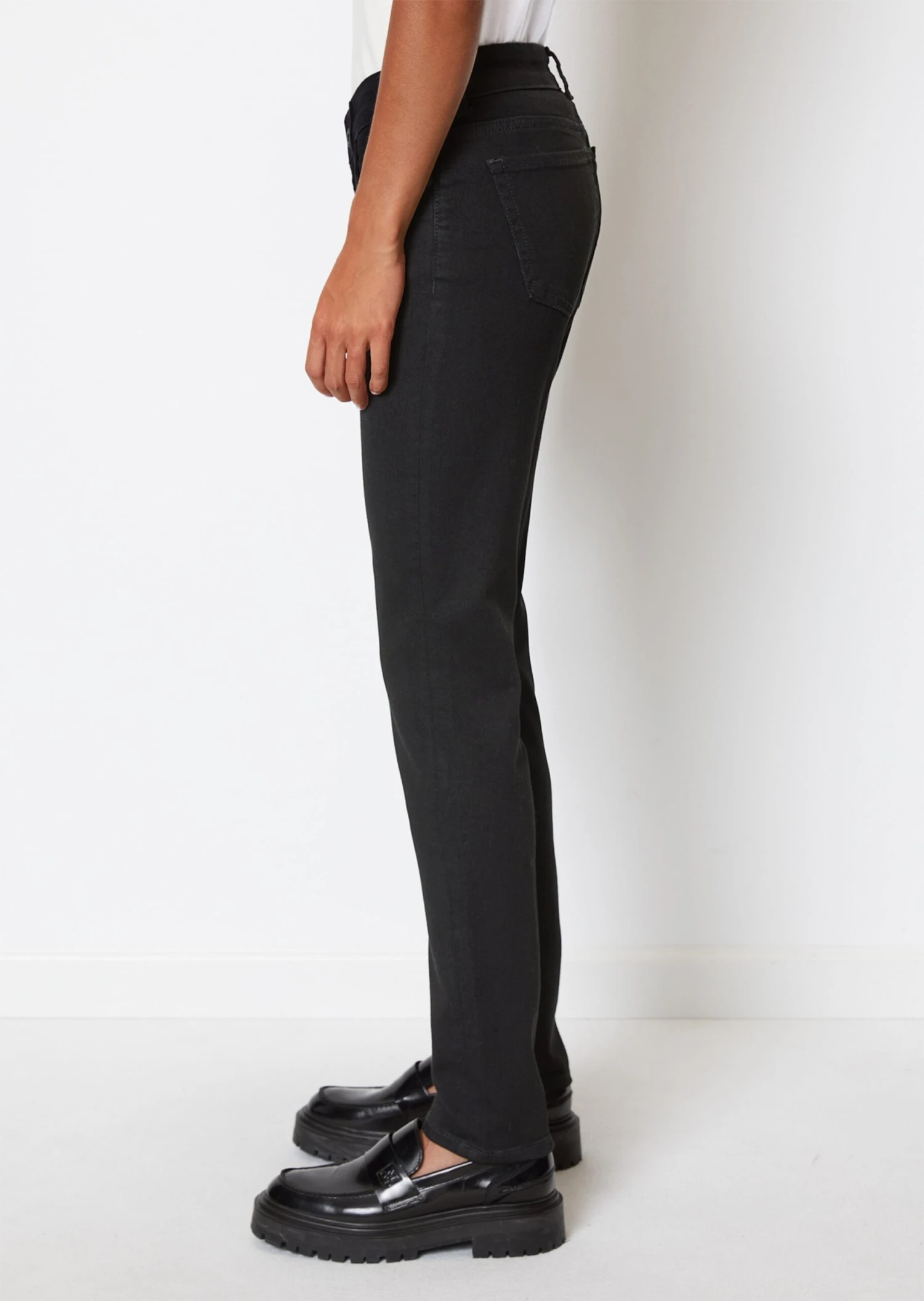 Marc O'Polo Jeans ALBY Slim Mid Waist Model Made Of A Stretchy Blend Of Organic Cotton And Lyocell 6 Marc O'Polo Jeans ALBY Slim Mid Waist Model Made Of A Stretchy Blend Of Organic Cotton And Lyocell – Bild 6