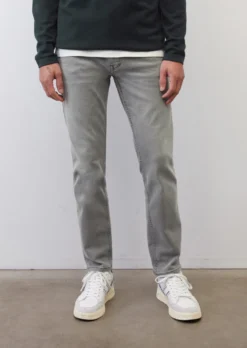 Marc O'Polo SJÖBO Slim Fit Jeans Made Of Recycled Cotton -Schlichte Eleganz e5019a8baae24021244d8a2737998d24 scaled