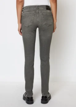 Marc O'Polo ALBY Slim Fit Jeans Made Of A Stretchy Blend Of Organic Cotton And Lyocell -Schlichte Eleganz e5cdaa4ccca7e7b6eaef8352a626e1ad scaled