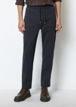 Marc O'Polo Sweatpants Regular With Pleat Seam Made Of Organic Cotton -Schlichte Eleganz e963e80584235c923d96e71e5a5a6b74 scaled