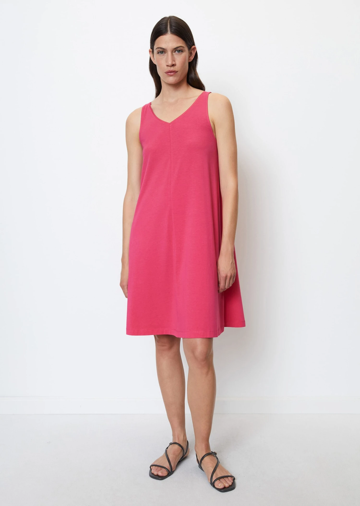 Marc O'Polo Sleeveless V-neck Jersey Dress With TENCEL™ Modal 1 Marc O'Polo Sleeveless V-neck Jersey Dress With TENCEL™ Modal