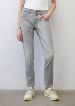Marc O'Polo THEDA Boyfriend Cropped Jeans In An Organic Cotton/lyocell Blend -Schlichte Eleganz ebc784ba7381b6eb13cfea019e30e188 scaled