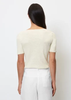 Marc O'Polo Bateau Neck T-shirt In A Slim Fit Made Of Organic Cotton Fabric -Schlichte Eleganz ec5a8880d1b67b5bdb5a9e63dedf33ca scaled