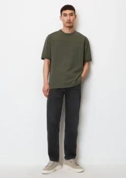 Marc O'Polo T-shirt Relaxed With A Decorative Dividing Seam -Schlichte Eleganz ee9232984a445346e501063dc75cf645 scaled
