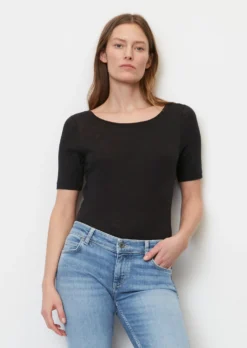 Marc O'Polo Slub Jersey T-shirt, Loose Fit With A Bateau Neckline -Schlichte Eleganz eebc790d8edca9d0d7020ebd280642cf scaled