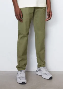 Marc O'Polo OSBY Tapered Chinos Made From High-quality Organic Cotton Mix -Schlichte Eleganz ef2dac886ce3952b1054287695947ccb scaled