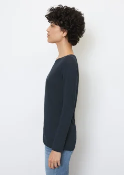 Marc O'Polo Long-sleeve Top Made Of Organic Cotton -Schlichte Eleganz f1e8a5b55b90ea228c19fef74023f3a3 scaled