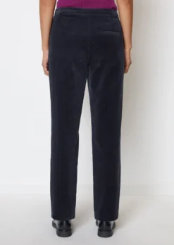 Marc O'Polo Velvet Trousers Straight With Tencel™ Lyocell -Schlichte Eleganz f22f3c85caee7c64bfb09346b635b609 scaled