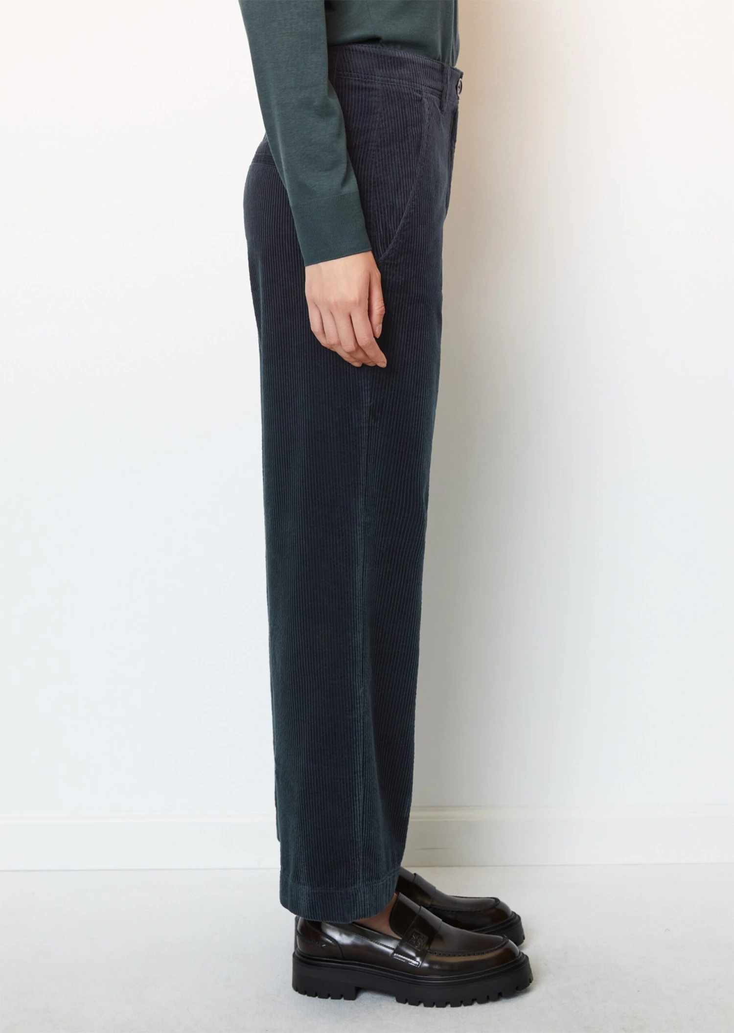 Marc O'Polo Wide Leg Pants Model LANDE Made Of Organic Corduroy Cotton 6 Marc O'Polo Wide Leg Pants Model LANDE Made Of Organic Corduroy Cotton – Bild 6