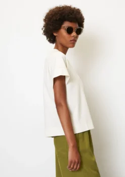 Marc O'Polo Short Sleeve T-shirt In A Regular Fit Made Of Interlock Jersey 14 Marc O'Polo Short Sleeve T-shirt In A Regular Fit Made Of Interlock Jersey -Schlichte Eleganz f55b4002c1bf4cdd8f94521b1ef167d5 scaled