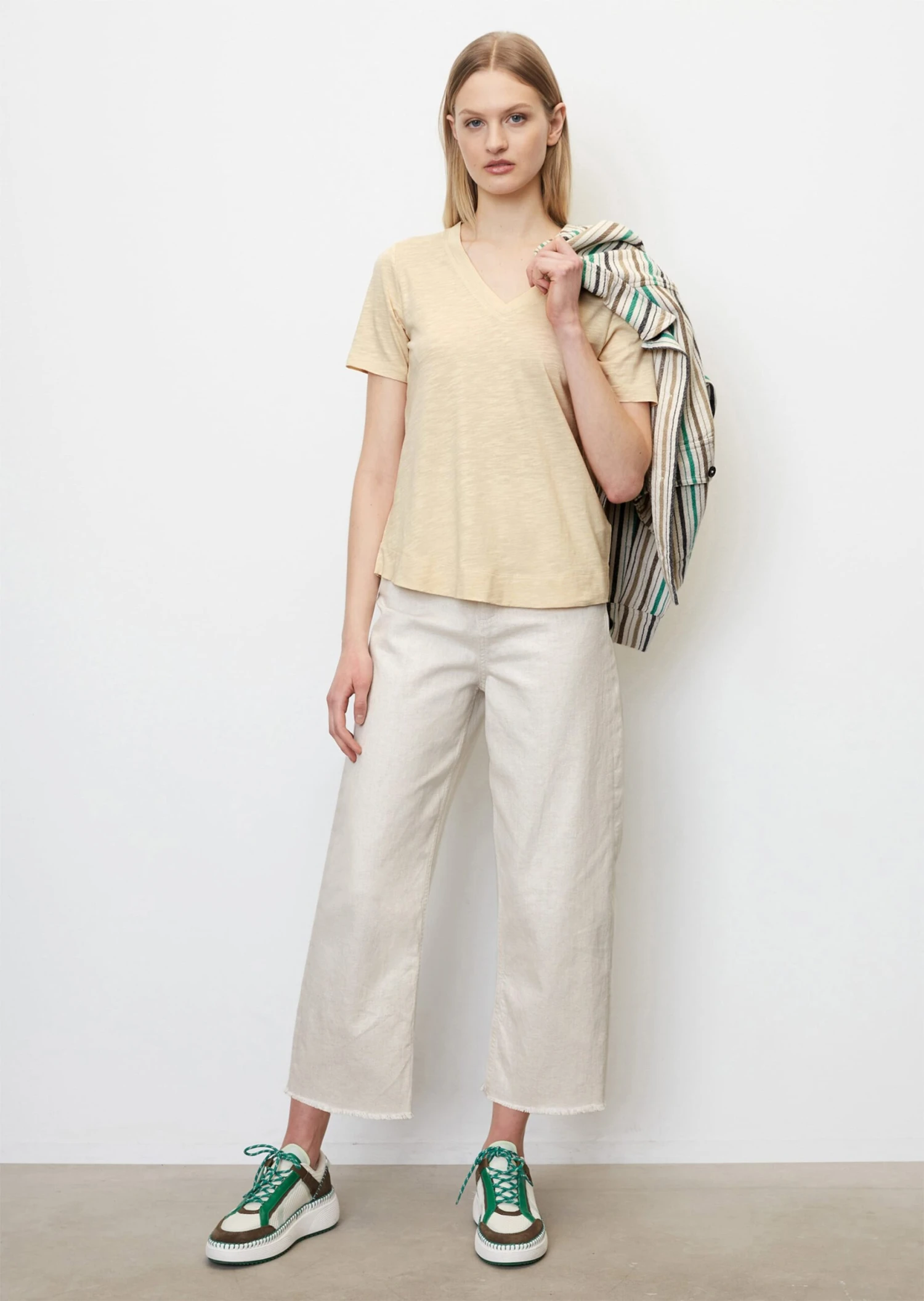 Marc O'Polo Slub Jersey V-neck T-shirt Made Of A Cotton/viscose Blend 1 Marc O'Polo Slub Jersey V-neck T-shirt Made Of A Cotton/viscose Blend