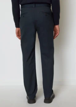 Marc O'Polo NYBYN Straight Chinos Made From Pure Organic Cotton -Schlichte Eleganz fa4f25a2a75cf65d6b363a9b6831f8b2 scaled