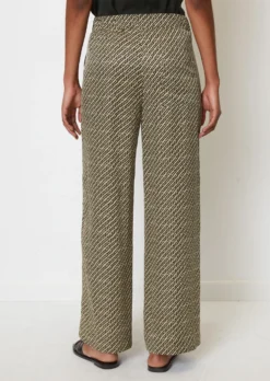 Marc O'Polo Flowing Wide-leg Trousers Made From Viscose Twill -Schlichte Eleganz fb845a913b91756519814a0064a98646 scaled