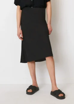 Marc O'Polo Flowing Slip Skirt Made From Viscose Twill 12 Marc O'Polo Flowing Slip Skirt Made From Viscose Twill -Schlichte Eleganz fbf41f2622bc2b8d1c19850d20cf8783 scaled