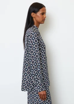 Marc O'Polo Long-sleeved Blouse With All-over Print From Recycled Vicose -Schlichte Eleganz fe8ebd948ea383f92e8b5177ceefa6f2 scaled