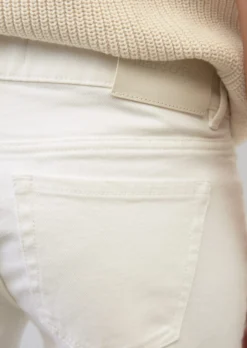 Marc O'Polo ALBY Straight Mid Waist Jeans Made Of A Stretchy Organic Cotton Blend -Schlichte Eleganz fec591ab5b69e4ae96605b009ebccf0e scaled