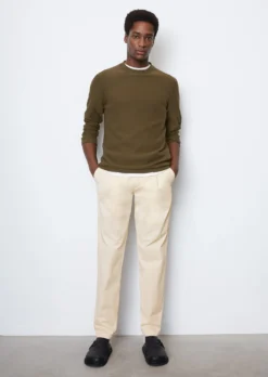 Marc O'Polo OSBY Pleats Chinos In A Tapered Fit Made Of Organic Cotton
